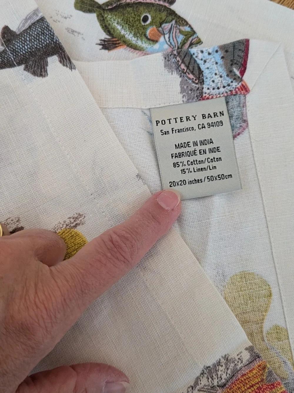 NWOT Pottery Barn Linen Blend Table runner & 4 square napkins fishing